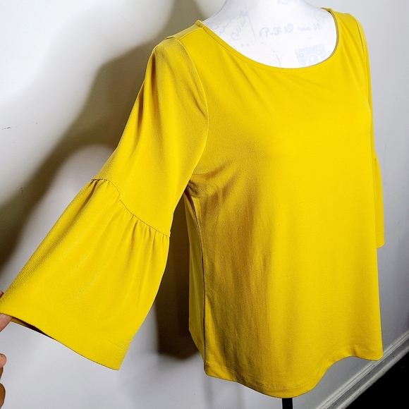 Banana Republic Tops - BANANA REPUBLIC Bell Sleeve Top